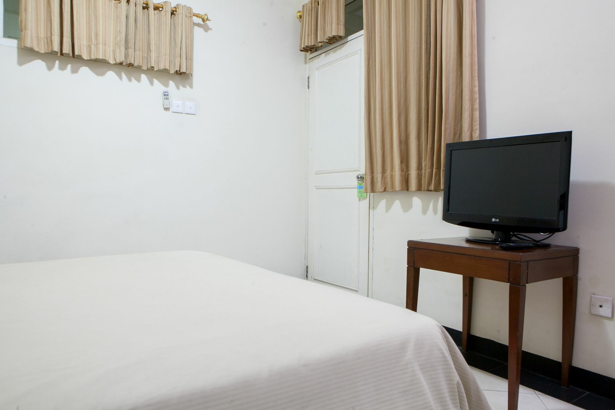 Reddoorz Plus At Buah Batu Бандунг Экстерьер фото